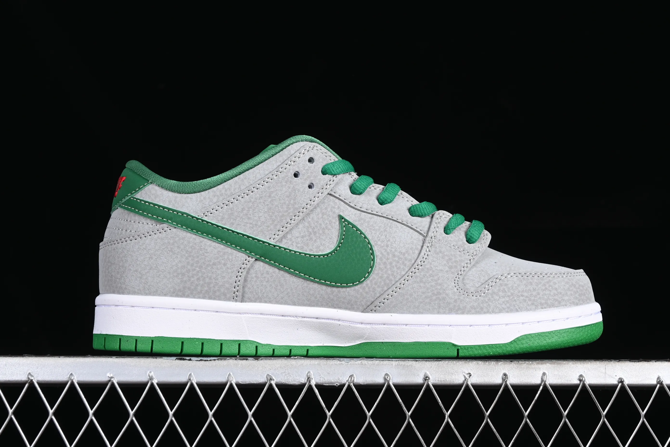 All categories Nk SB Dunk series Nk SB Dunk Low low-top sneakers Nk SB Dunk Low Prm SB smashed backboard fashion casual sneakers 313170-030
